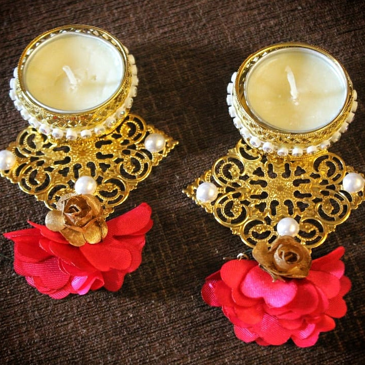 Decorative Diya Plus Candle Holder With Artifical Rose Petal