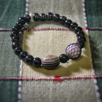 Unique Hand Bracelet With Black Beads Unique Hand Bracelet With Black Beads