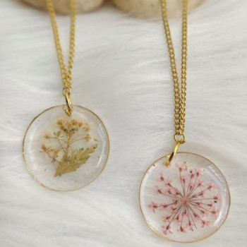 Elegant Resin Pendant With Real Flowers - Perfect Gift for Her Elegant Resin Pendant With Real Flowers - Perfect Gift for Her